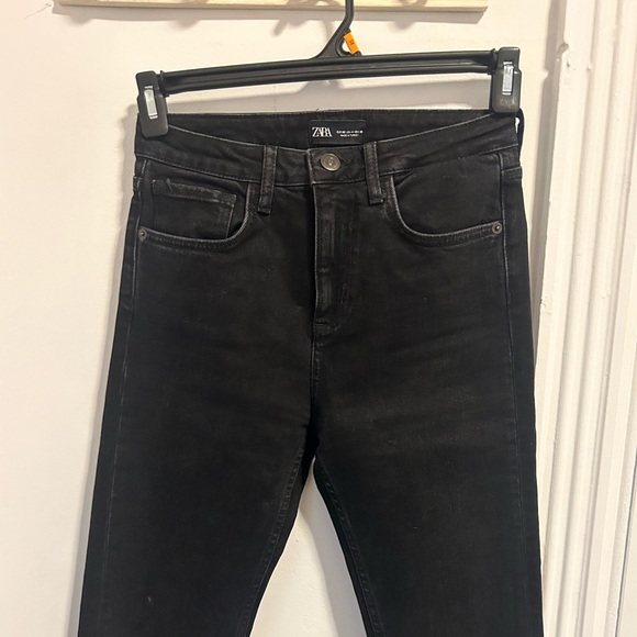 Black raw hem straight jeans - Picture 2 of 3